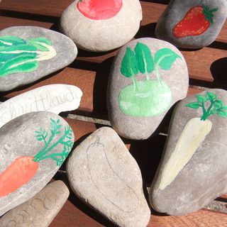Painted stones for the garden